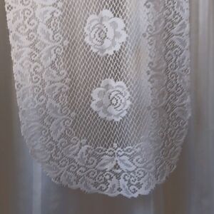 White floral table runner vintage traditional 39in long, 16in wide home